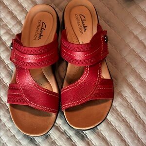 Clark’s size 6M red sandal